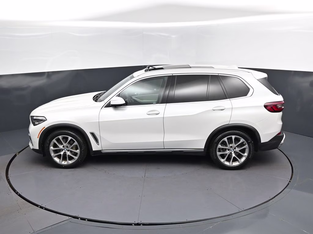 2023 Mineral White Metallic BMW X5 sDrive40i RWD SUV