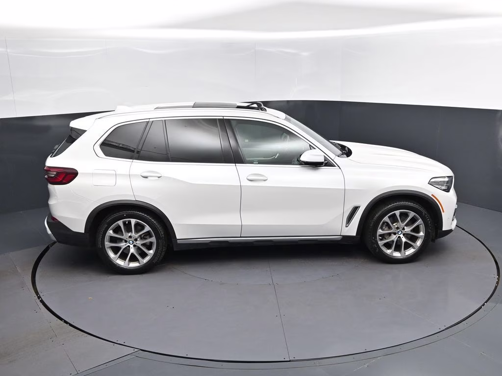 2023 Mineral White Metallic BMW X5 sDrive40i RWD SUV