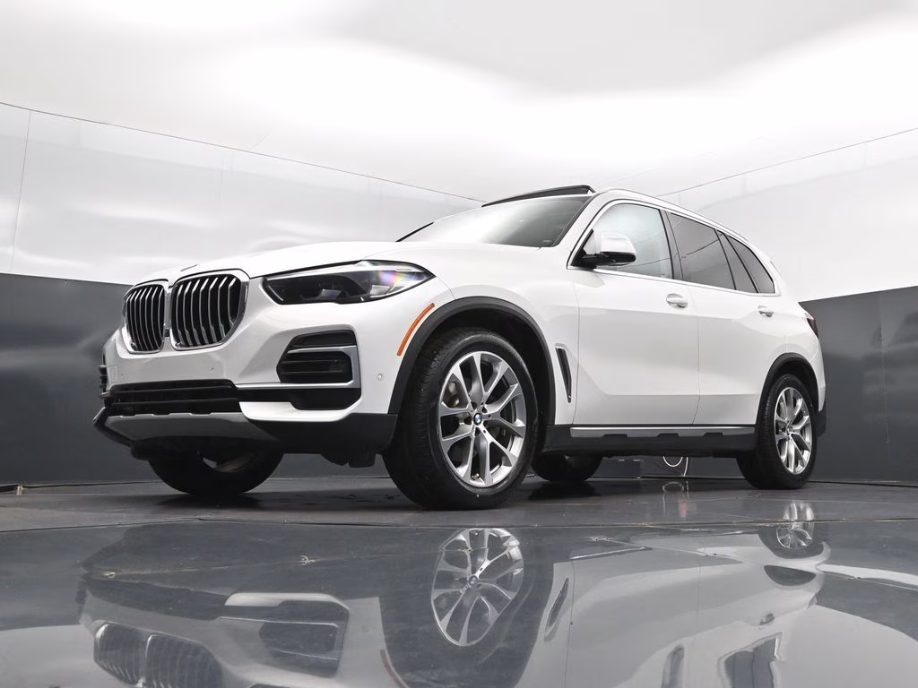 2023 Mineral White Metallic BMW X5 sDrive40i RWD SUV