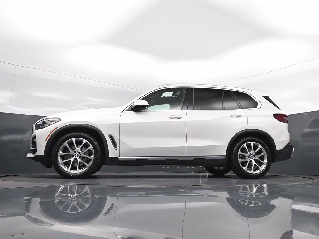 2023 Mineral White Metallic BMW X5 sDrive40i RWD SUV