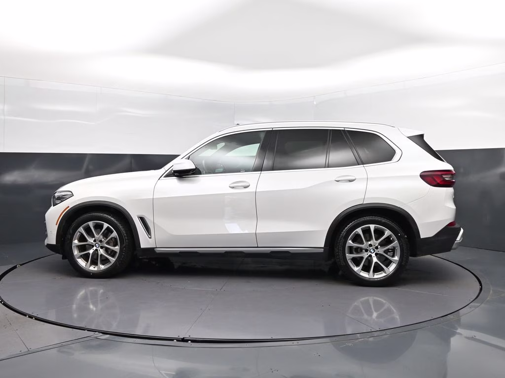 2023 Mineral White Metallic BMW X5 sDrive40i RWD SUV