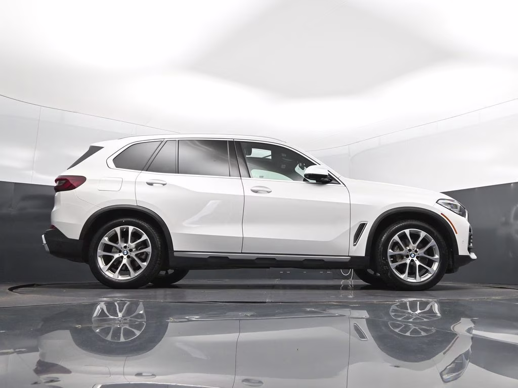 2023 Mineral White Metallic BMW X5 sDrive40i RWD SUV