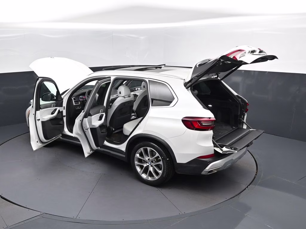 2023 Mineral White Metallic BMW X5 sDrive40i RWD SUV