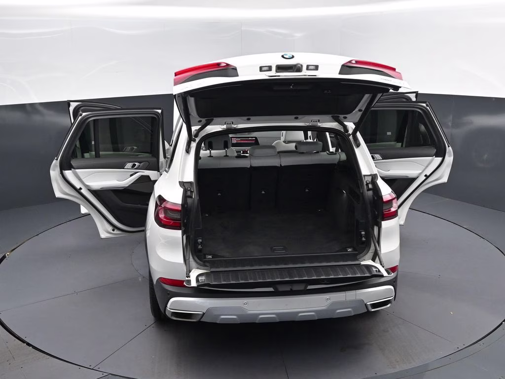 2023 Mineral White Metallic BMW X5 sDrive40i RWD SUV