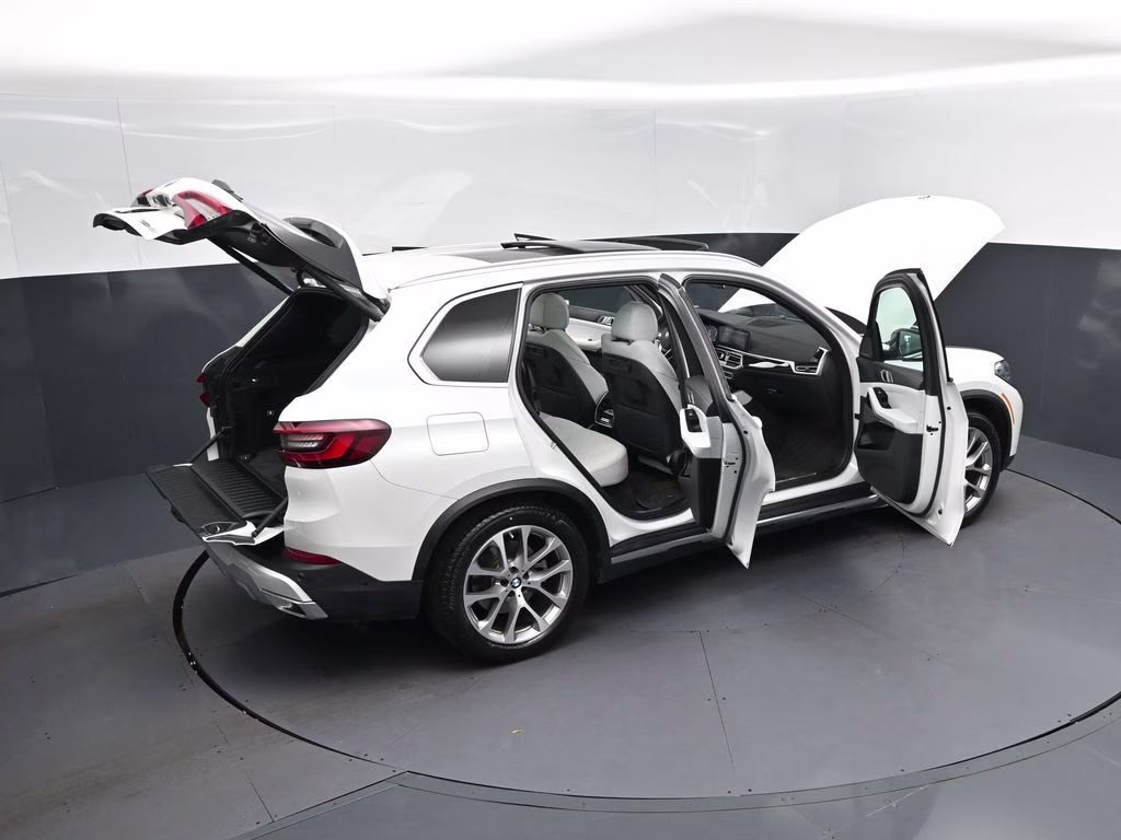 2023 Mineral White Metallic BMW X5 sDrive40i RWD SUV