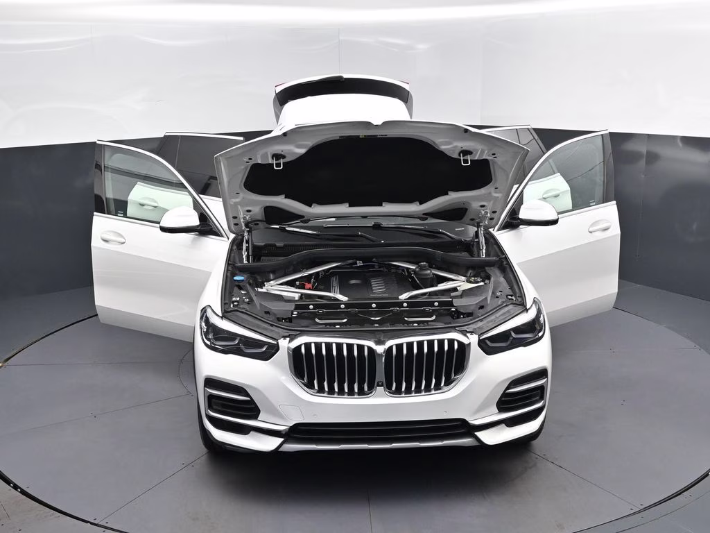 2023 Mineral White Metallic BMW X5 sDrive40i RWD SUV