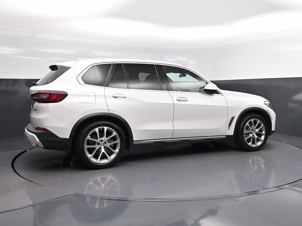 2023 Mineral White Metallic BMW X5 sDrive40i RWD SUV