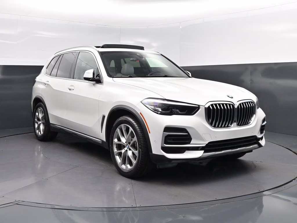 2023 Mineral White Metallic BMW X5 sDrive40i RWD SUV