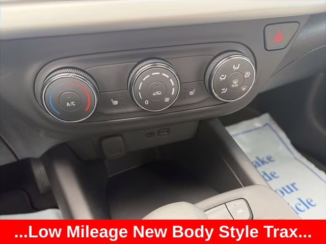 2024 Black Metallic Chevrolet Trax 1RS FWD SUV