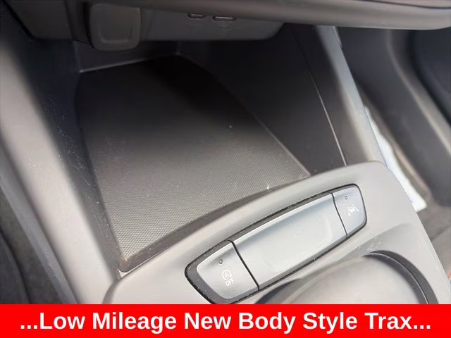 2024 Black Metallic Chevrolet Trax 1RS FWD SUV