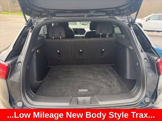 2024 Black Metallic Chevrolet Trax 1RS FWD SUV