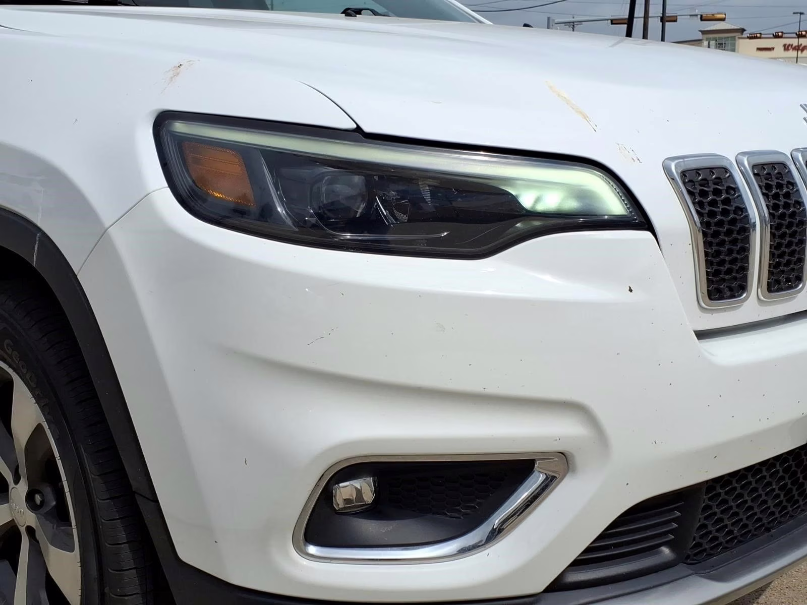 2020 Bright White Clearcoat Jeep Cherokee Limited 4X4 SUV