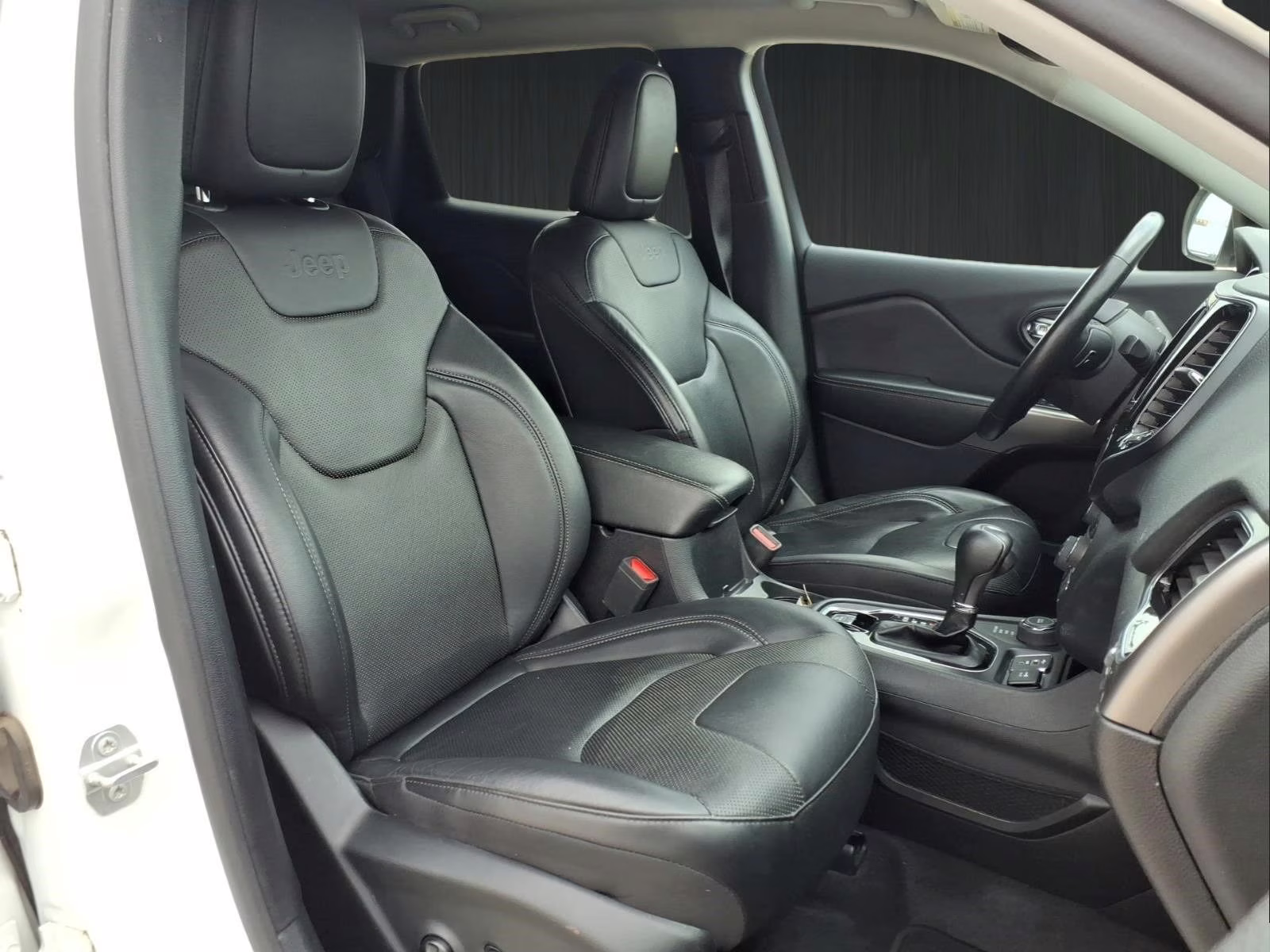 2020 Bright White Clearcoat Jeep Cherokee Limited 4X4 SUV