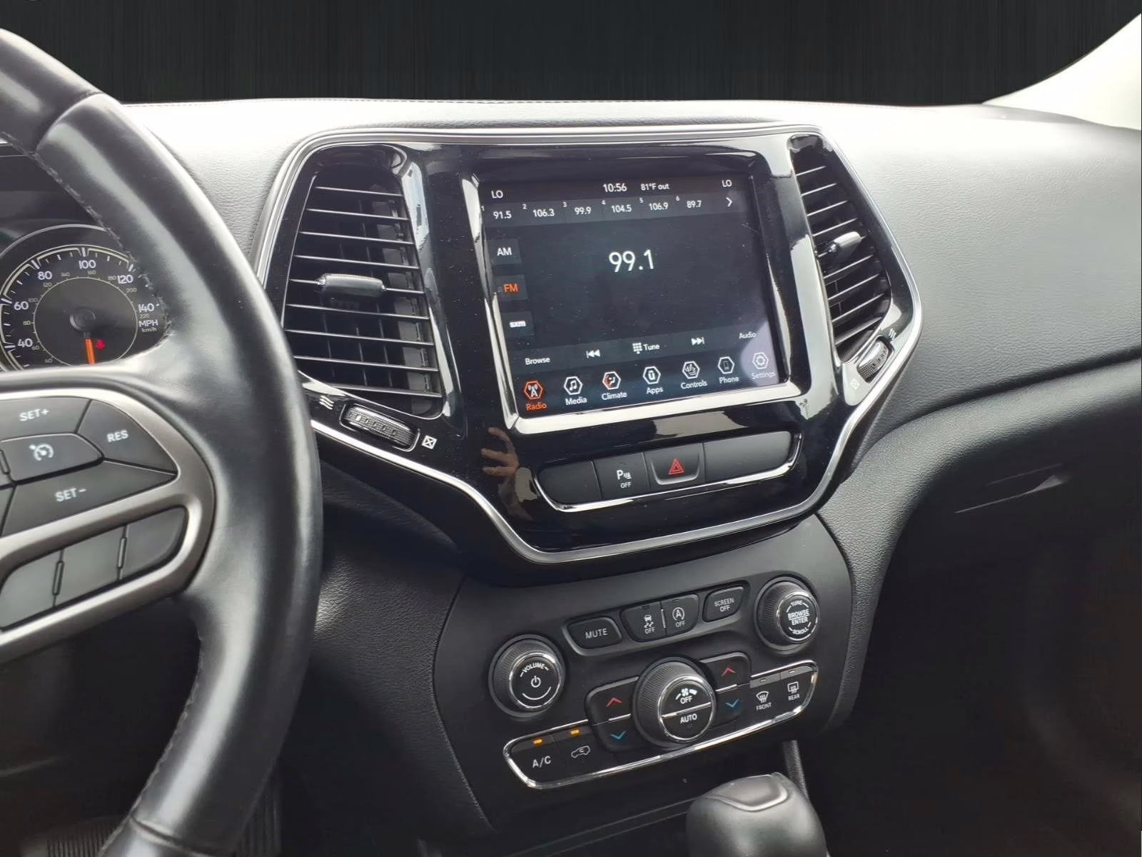 2020 Bright White Clearcoat Jeep Cherokee Limited 4X4 SUV