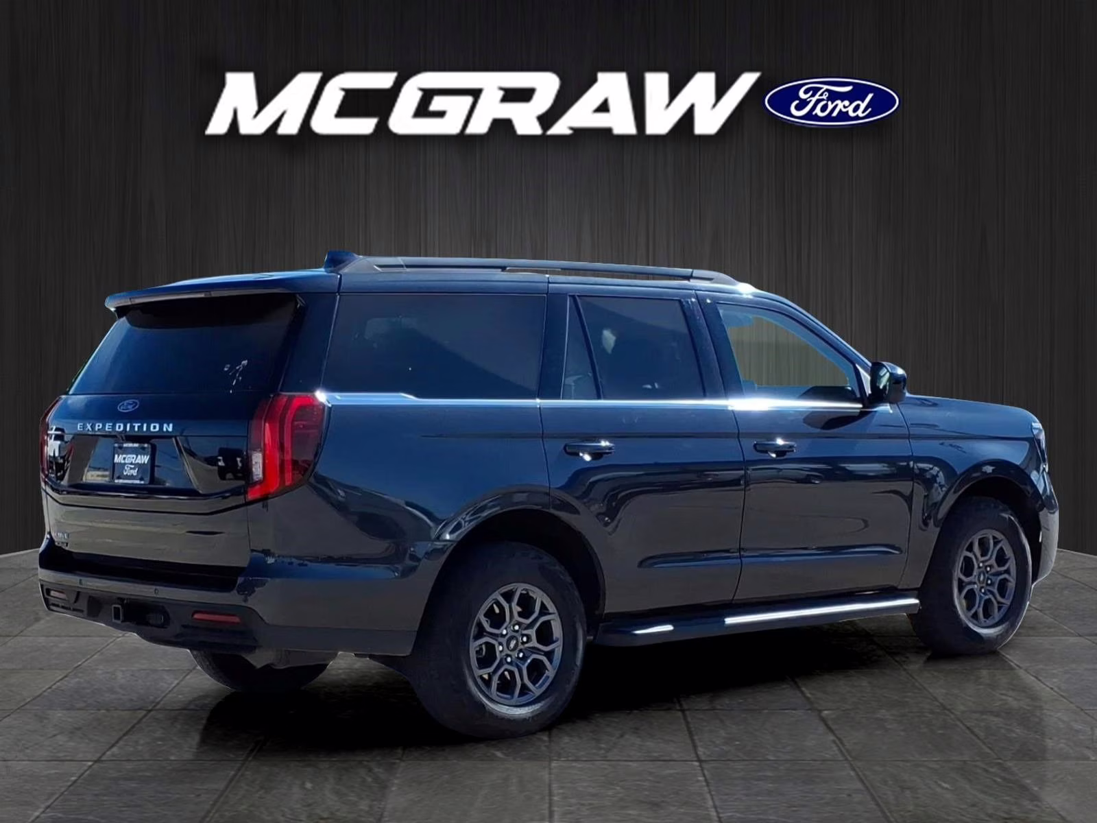2025 Gray Metallic Ford Expedition Active 4X4 SUV