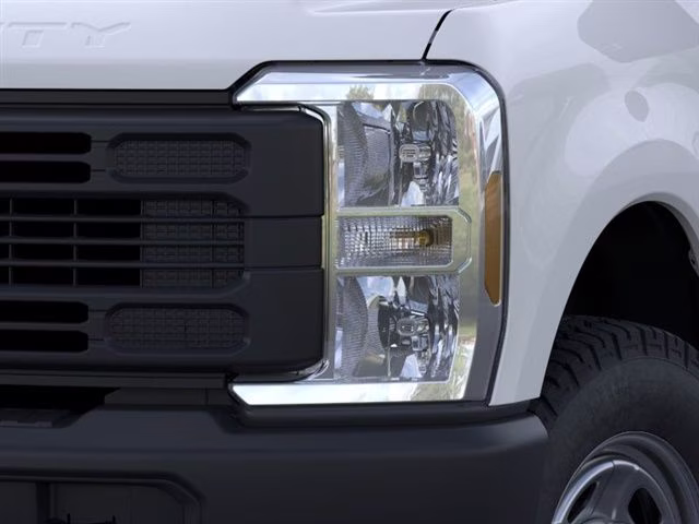 2026 Oxford White Ford Super Duty F-350 SRW XL 4X4 Truck