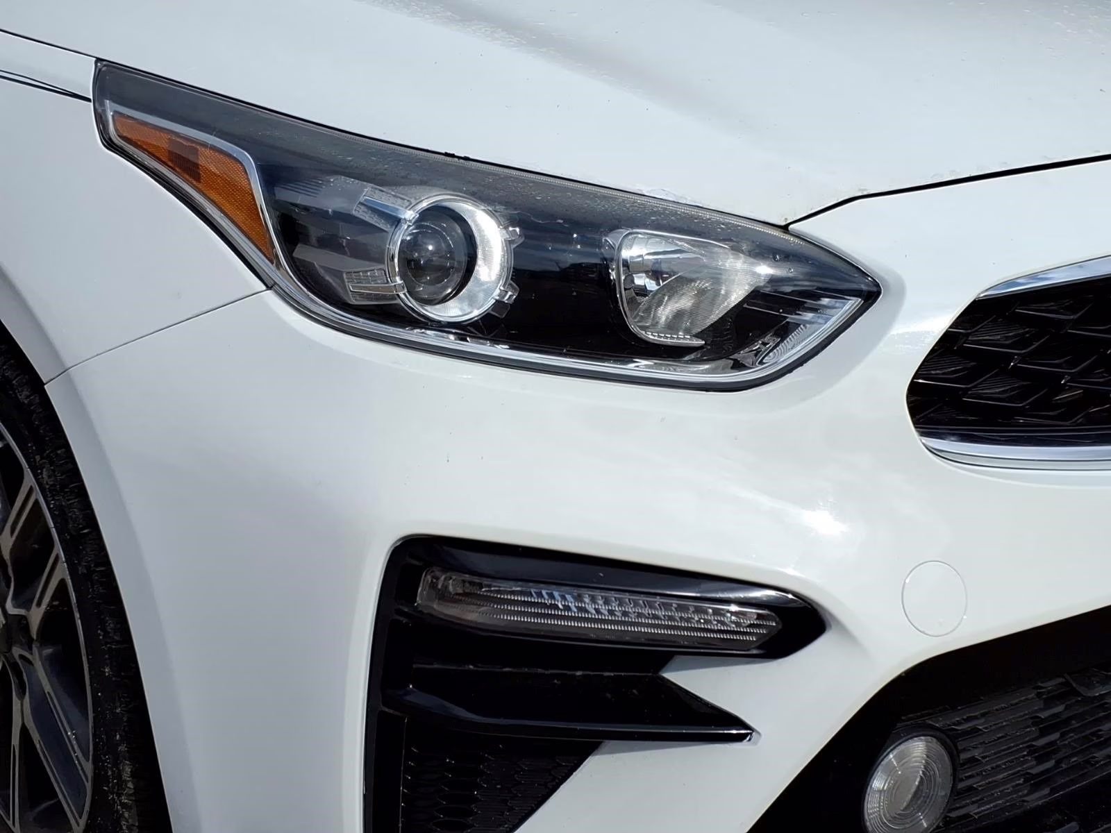 2019 Clear White Kia Forte S FWD Sedan