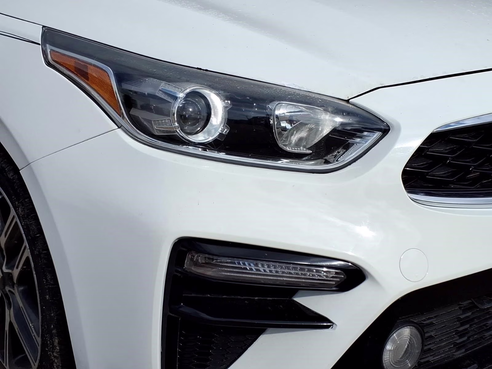 2019 Clear White Kia Forte S FWD Sedan