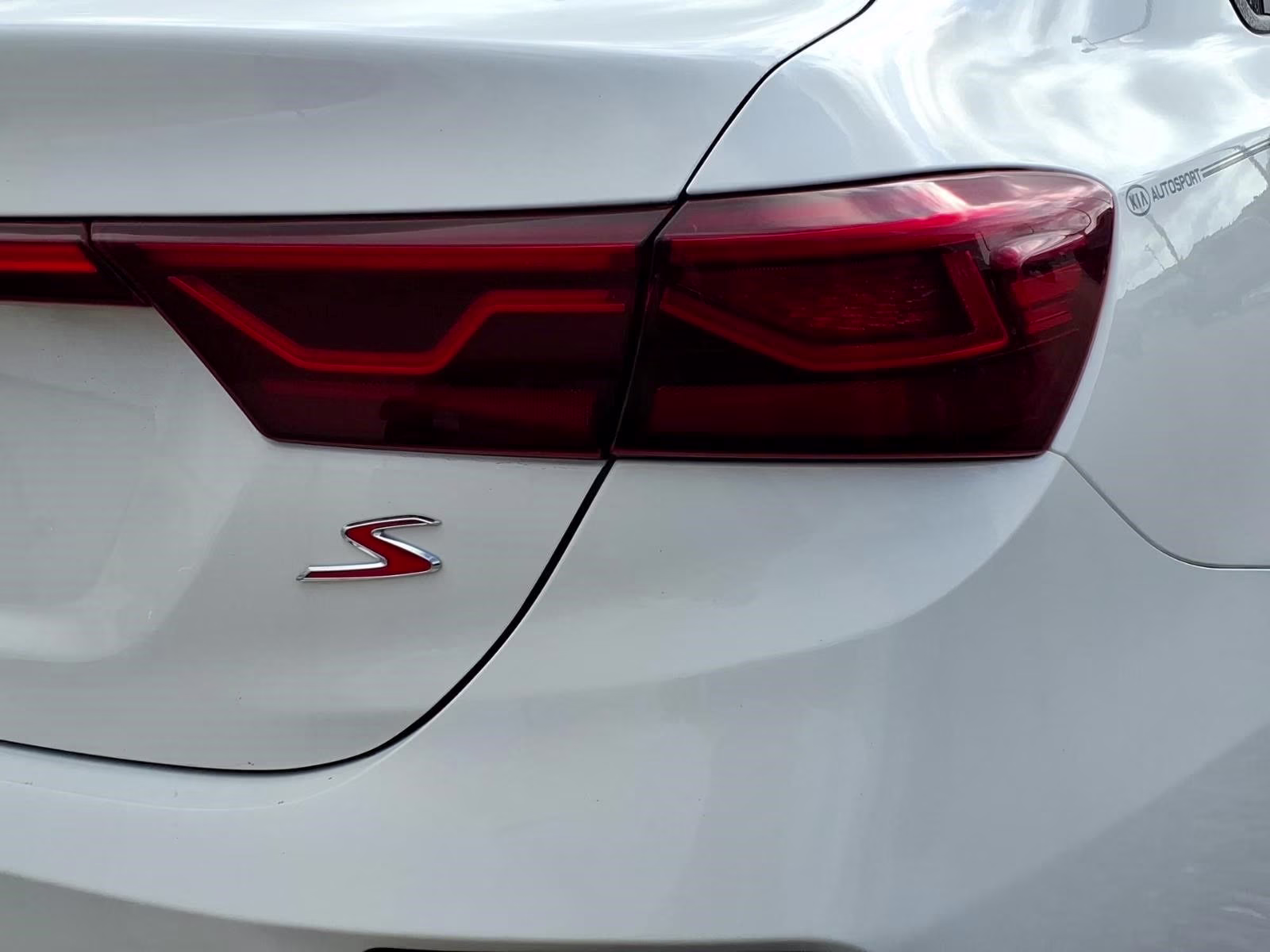 2019 Clear White Kia Forte S FWD Sedan