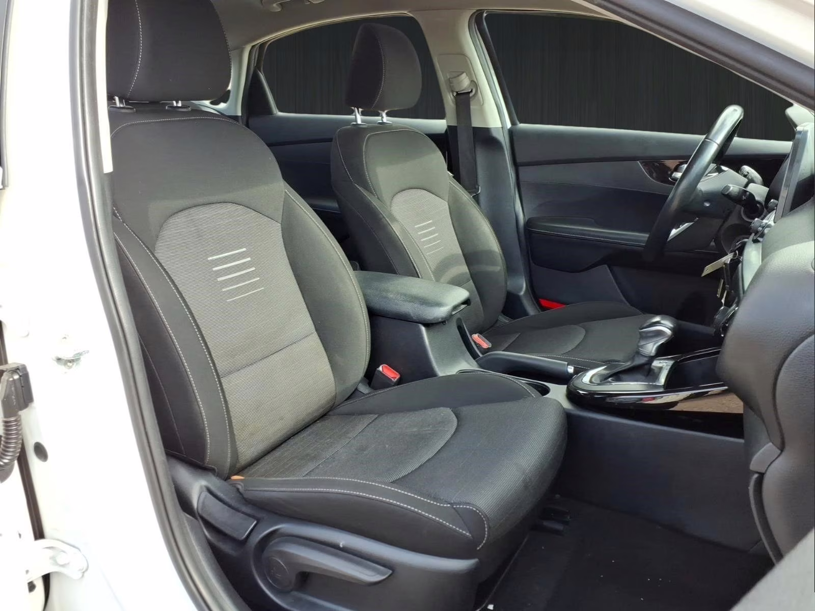 2019 Clear White Kia Forte S FWD Sedan
