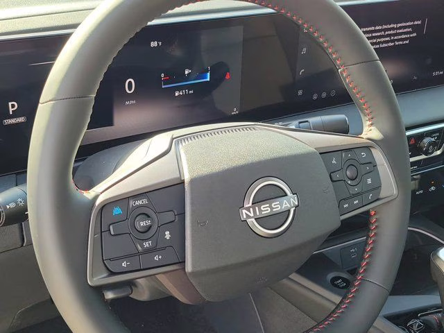 2026 Aspen White/Super Black Nissan Sentra SR FWD Sedan