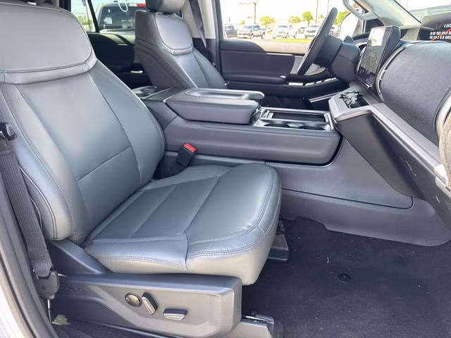 2026 Oxford White Ford Expedition Active RWD SUV