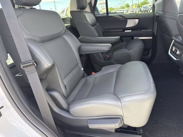 2026 Oxford White Ford Expedition Active RWD SUV