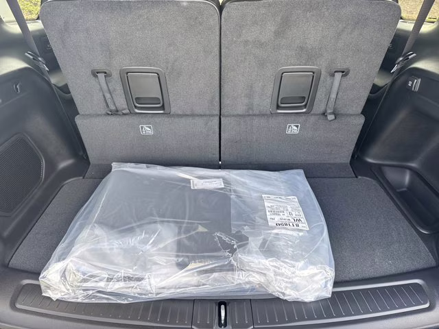 2026 Diamond Black Crystal Pearlcoat Jeep Grand Cherokee L Limited 4X4 SUV