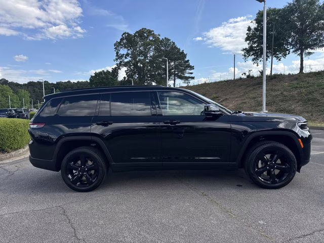 2026 Diamond Black Crystal Pearlcoat Jeep Grand Cherokee L Limited 4X4 SUV