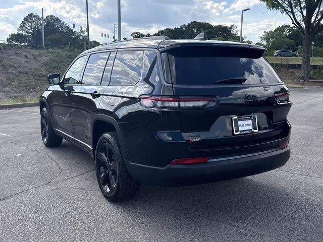 2026 Diamond Black Crystal Pearlcoat Jeep Grand Cherokee L Limited 4X4 SUV