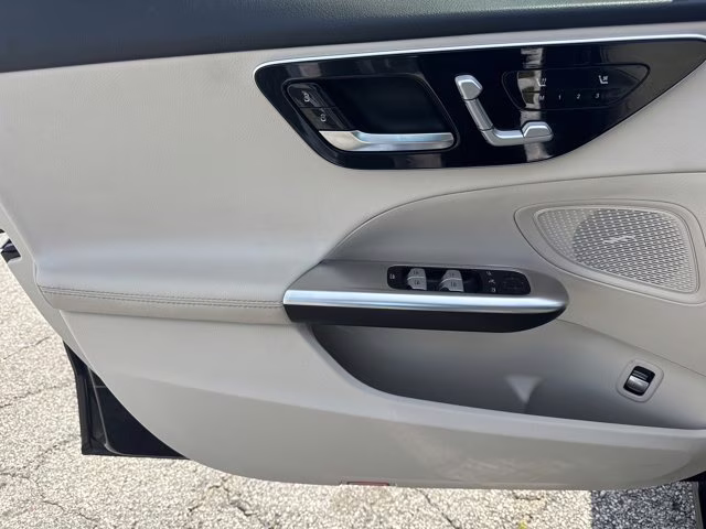 2025 Obsidian Black Metallic Mercedes-Benz C-Class C 300 RWD Sedan