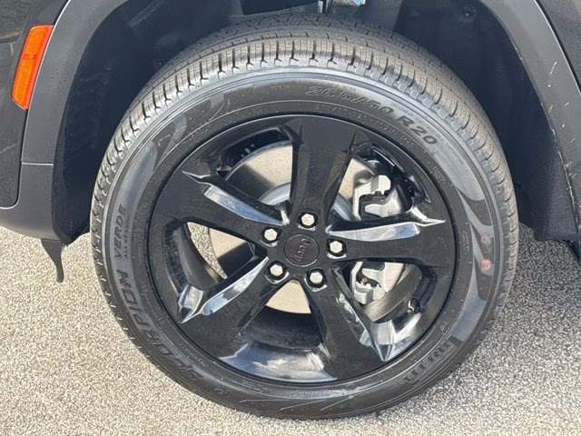 2026 Diamond Black Crystal Pearlcoat Jeep Grand Cherokee L Limited 4X4 SUV