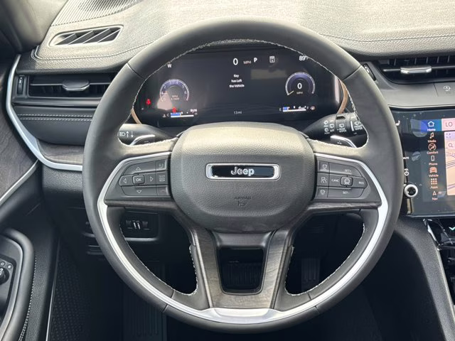 2026 Diamond Black Crystal Pearlcoat Jeep Grand Cherokee L Limited 4X4 SUV