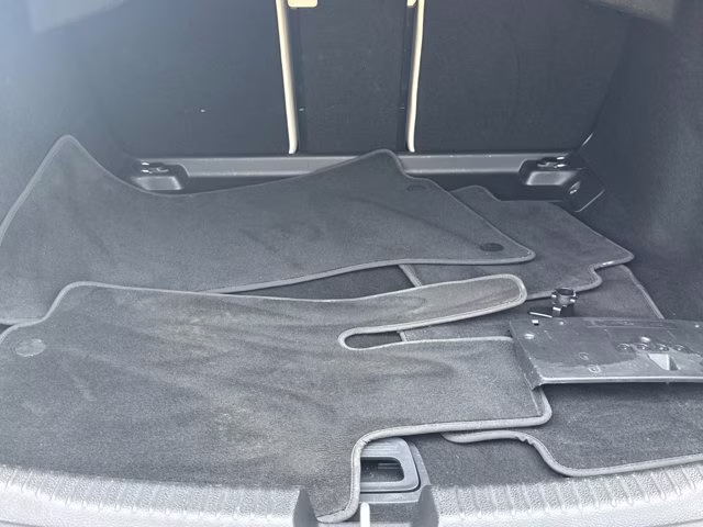 2025 Obsidian Black Metallic Mercedes-Benz C-Class C 300 RWD Sedan