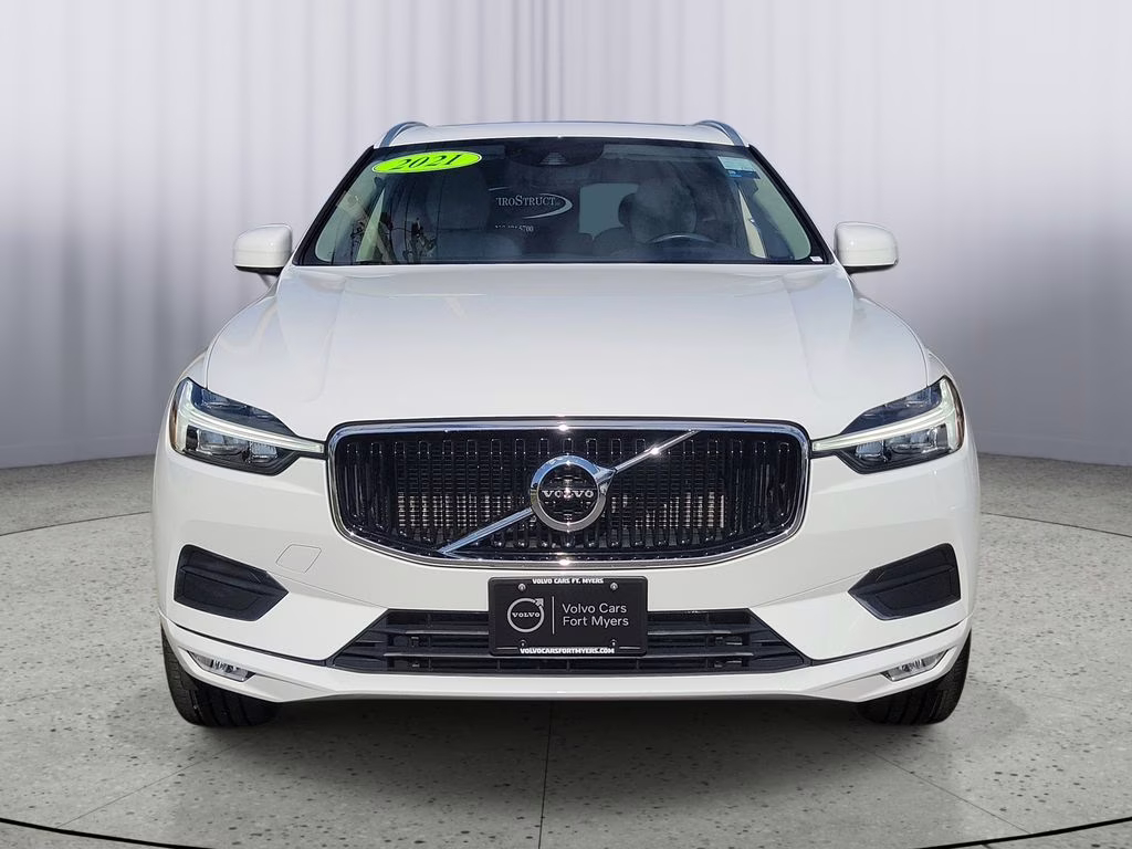 2021 Ice White Volvo XC60 Momentum FWD SUV