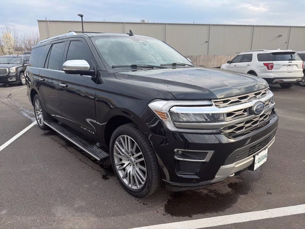 2022 Black Metallic Ford Expedition Max Platinum 4X4 SUV