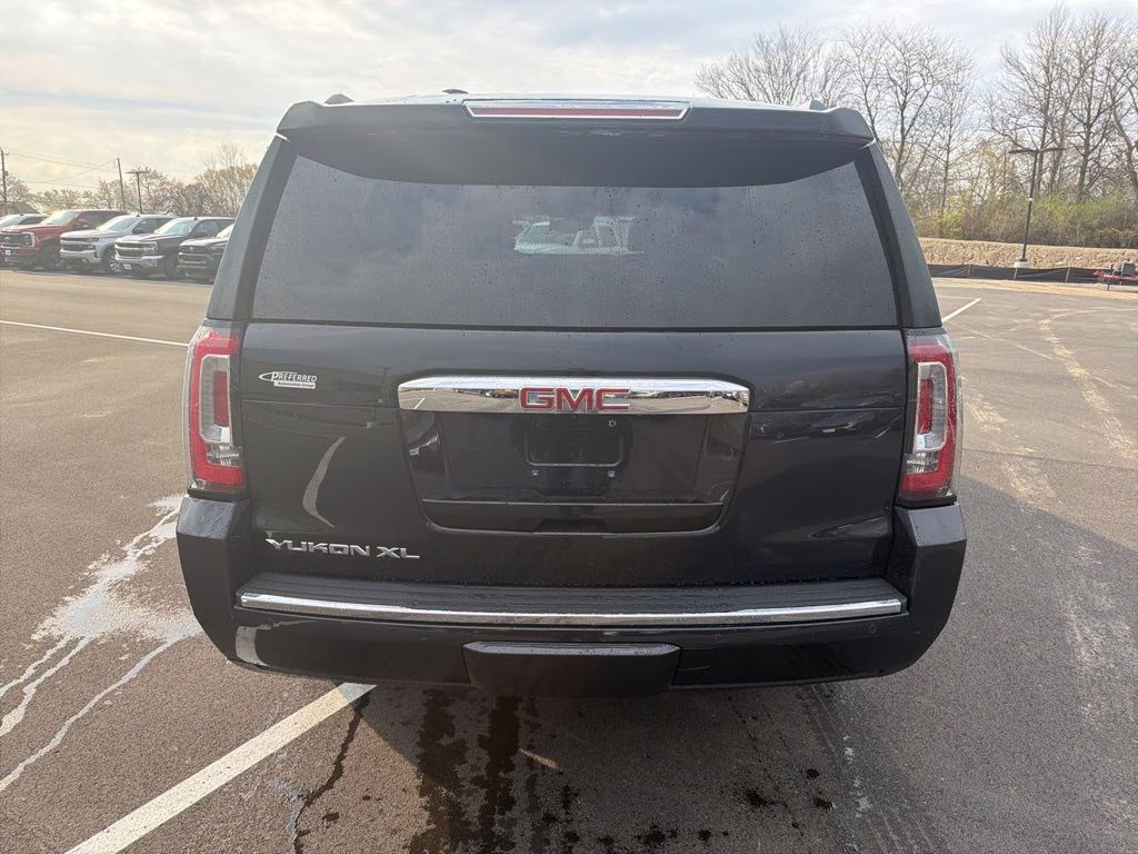 2020 Carbon Black Metallic GMC Yukon XL Denali 4X4 SUV