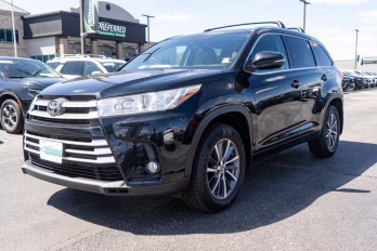 2018 Midnight Black Metallic Toyota Highlander XLE AWD SUV