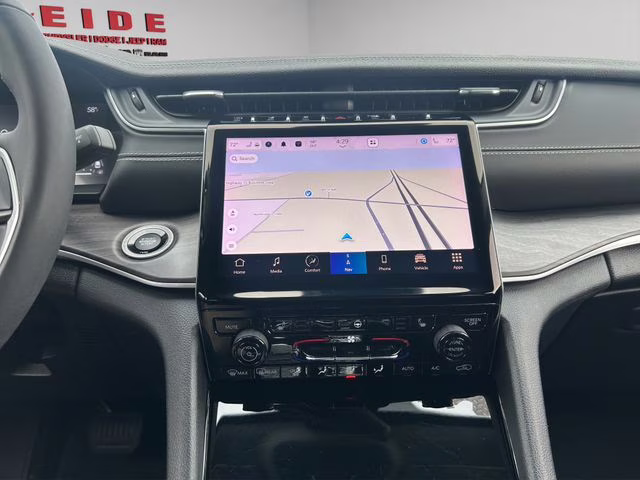 2023 Diamond Black Crystal Pearlcoat Jeep Grand Cherokee L Limited 4X4 SUV