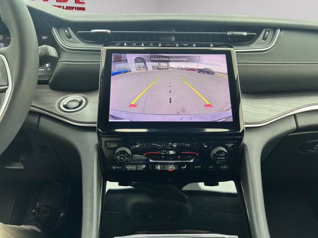 2023 Diamond Black Crystal Pearlcoat Jeep Grand Cherokee L Limited 4X4 SUV