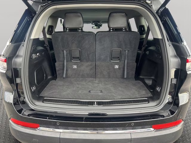 2023 Diamond Black Crystal Pearlcoat Jeep Grand Cherokee L Limited 4X4 SUV