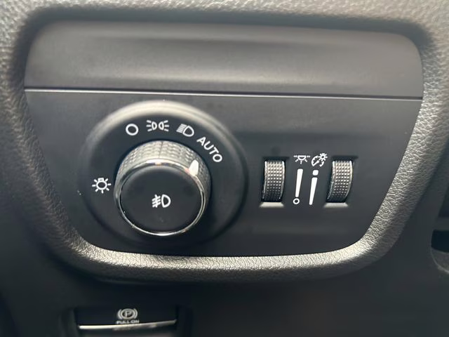 2023 Diamond Black Crystal Pearlcoat Jeep Grand Cherokee L Limited 4X4 SUV