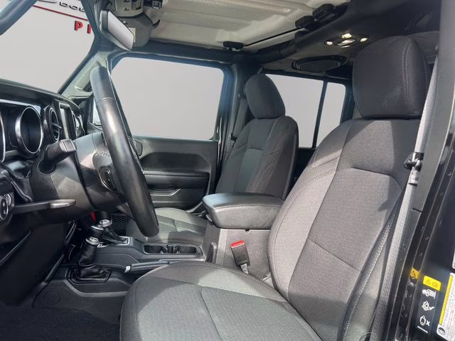 2022 Black Clearcoat Jeep Gladiator Altitude 4X4 Truck