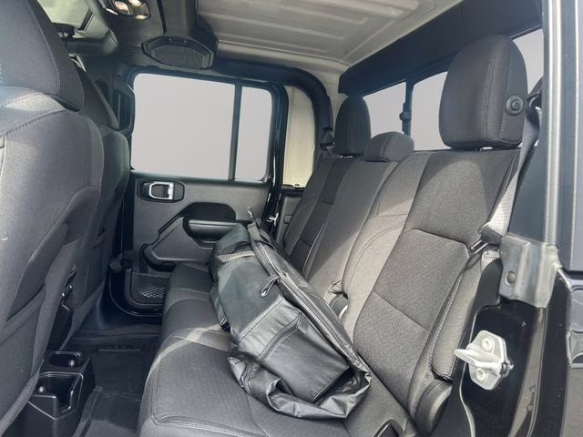 2022 Black Clearcoat Jeep Gladiator Altitude 4X4 Truck