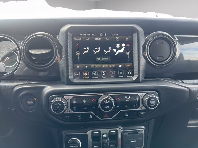 2022 Black Clearcoat Jeep Gladiator Altitude 4X4 Truck