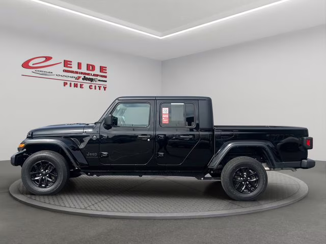 2022 Black Clearcoat Jeep Gladiator Altitude 4X4 Truck