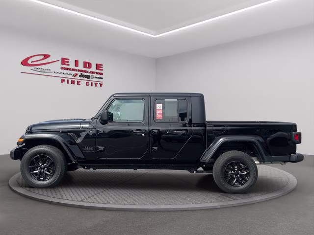 Used 2022 Jeep Gladiator Altitude with VIN 1C6HJTAG4NL180545 for sale in Pine City, Minnesota