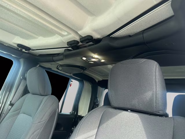 2022 Black Clearcoat Jeep Gladiator Altitude 4X4 Truck