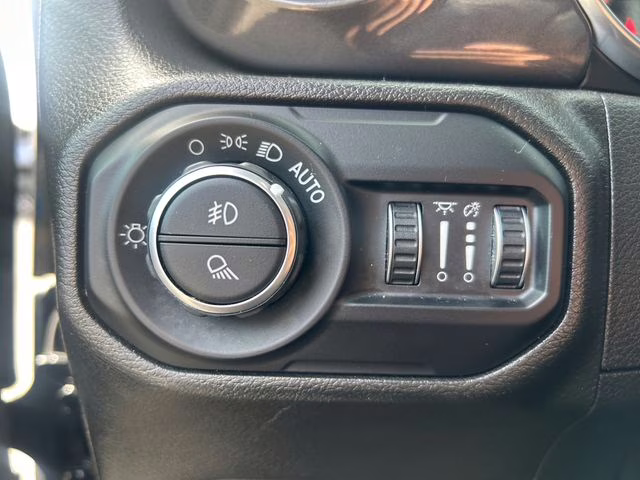 2022 Black Clearcoat Jeep Gladiator Altitude 4X4 Truck