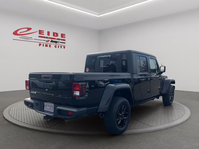 2022 Black Clearcoat Jeep Gladiator Altitude 4X4 Truck